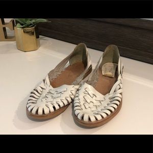 Sugarfoots white leather sandals